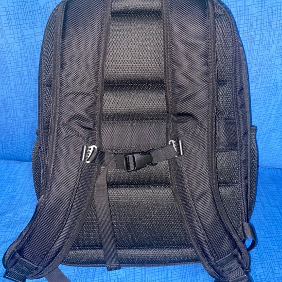 Codi FOR700-4 Fortis 15.6" Laptop Backpack Bag Carry Pro Case USB Passthrough - Picture 8 of 10